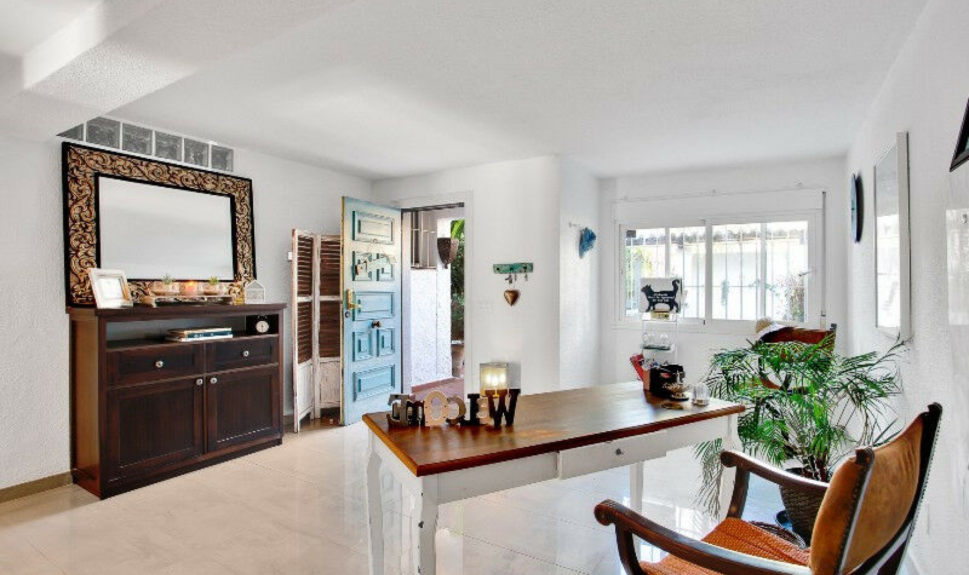 Resale - House -
Marbesa