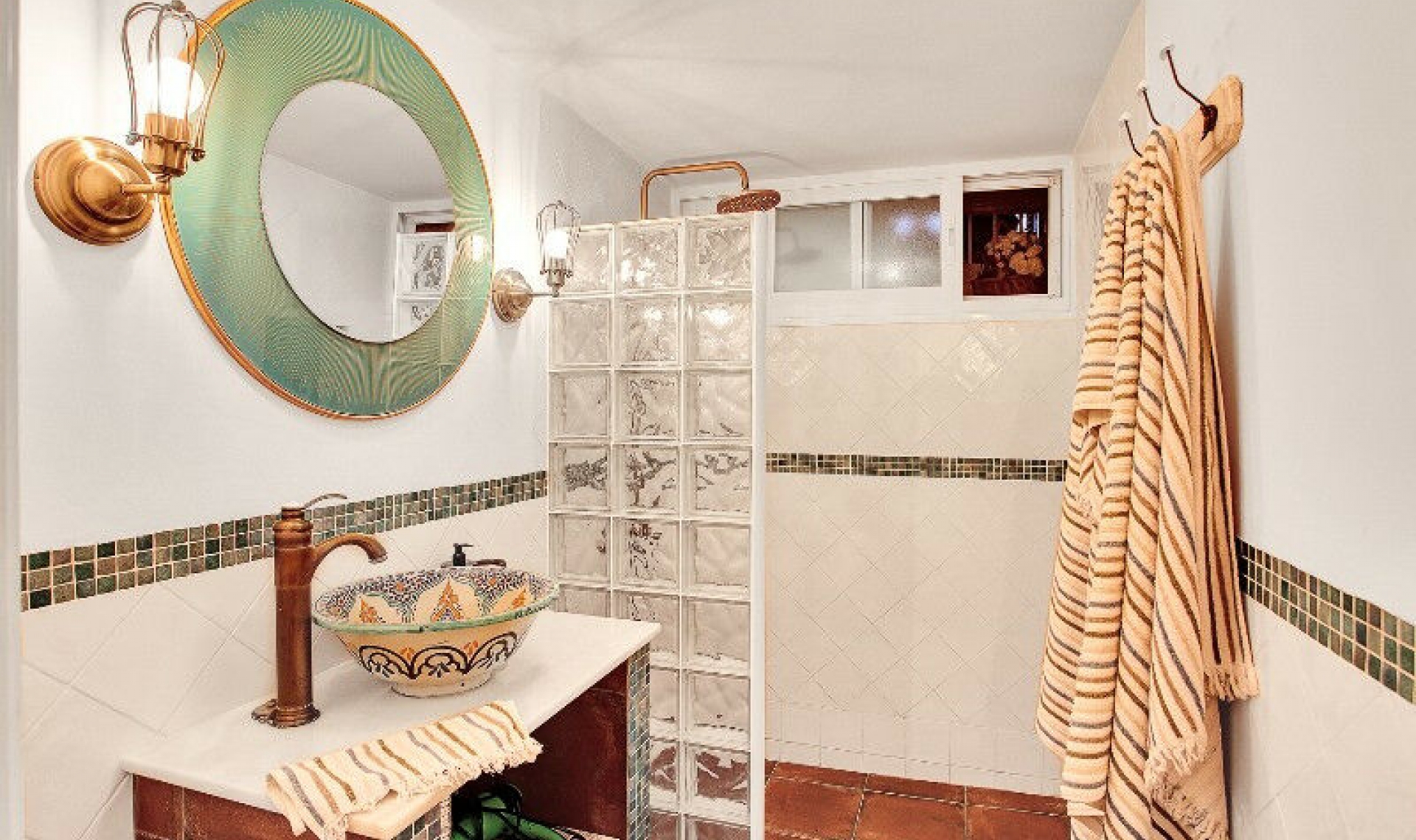 Resale - House -
Marbesa