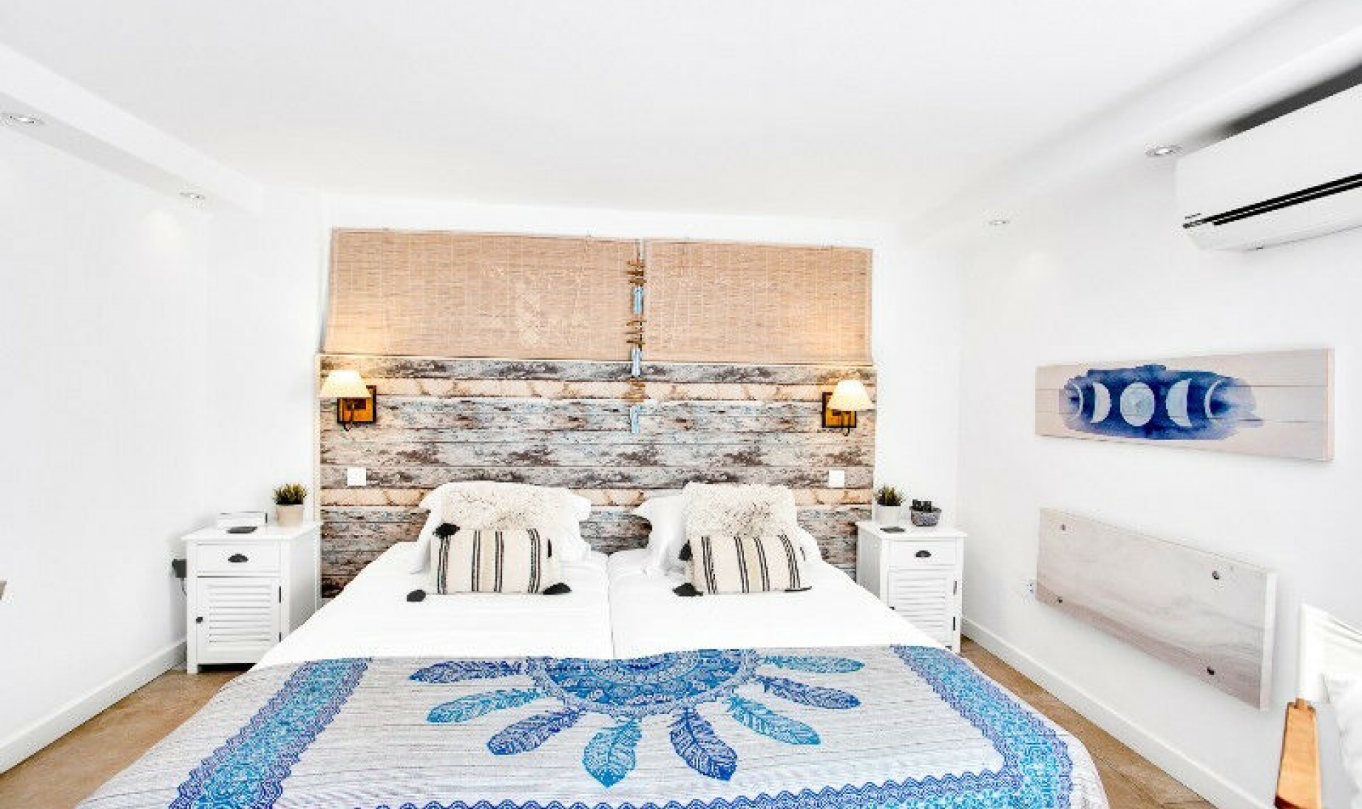 Resale - House -
Marbesa