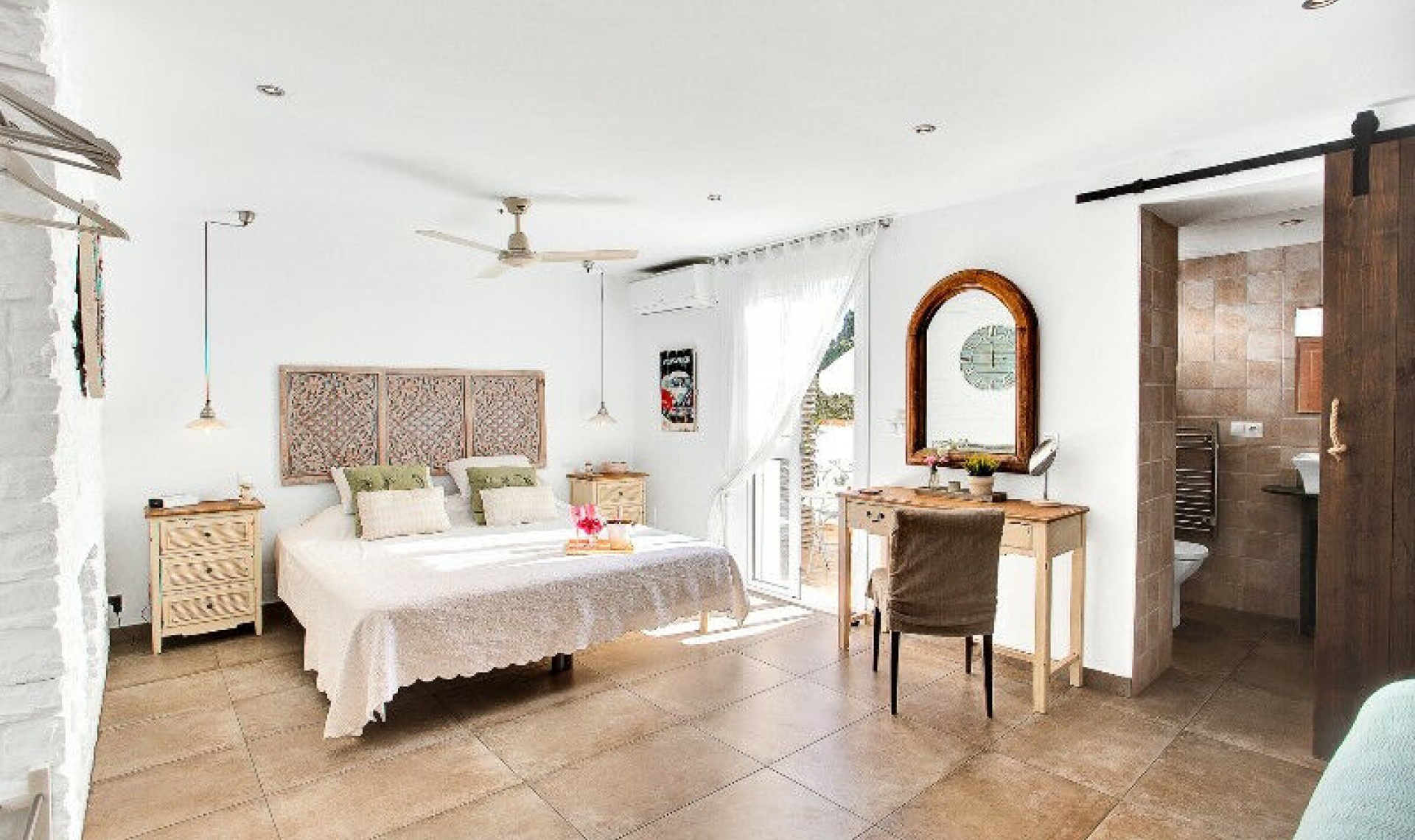 Resale - House -
Marbesa