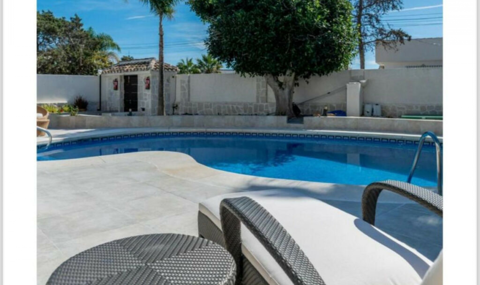 Resale - House -
Marbesa