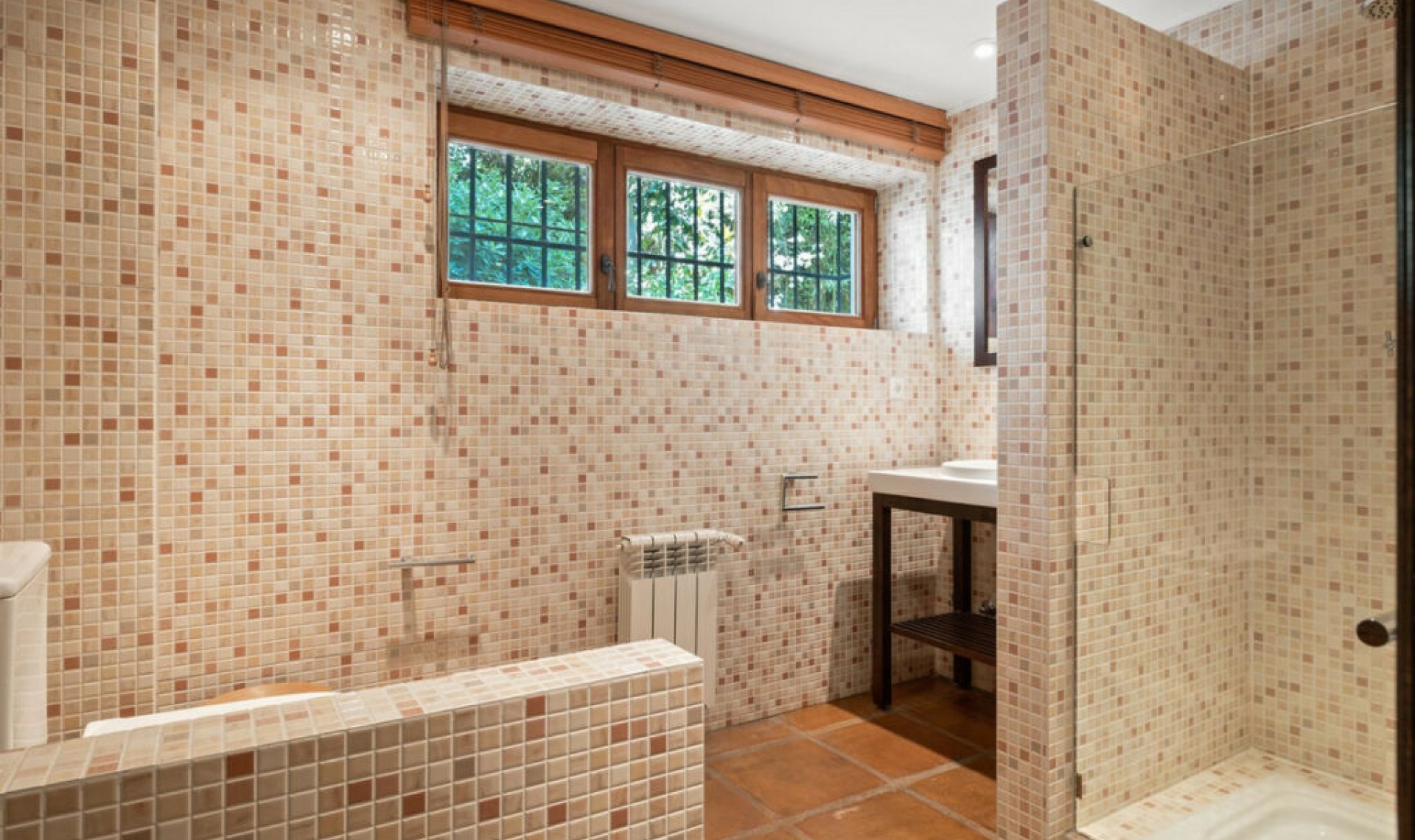 Resale - House -
Marbesa