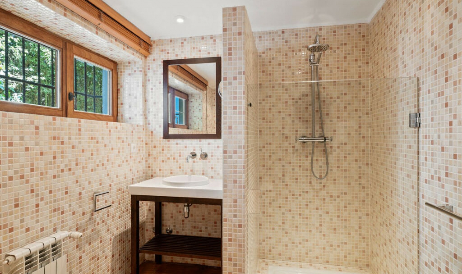 Resale - House -
Marbesa