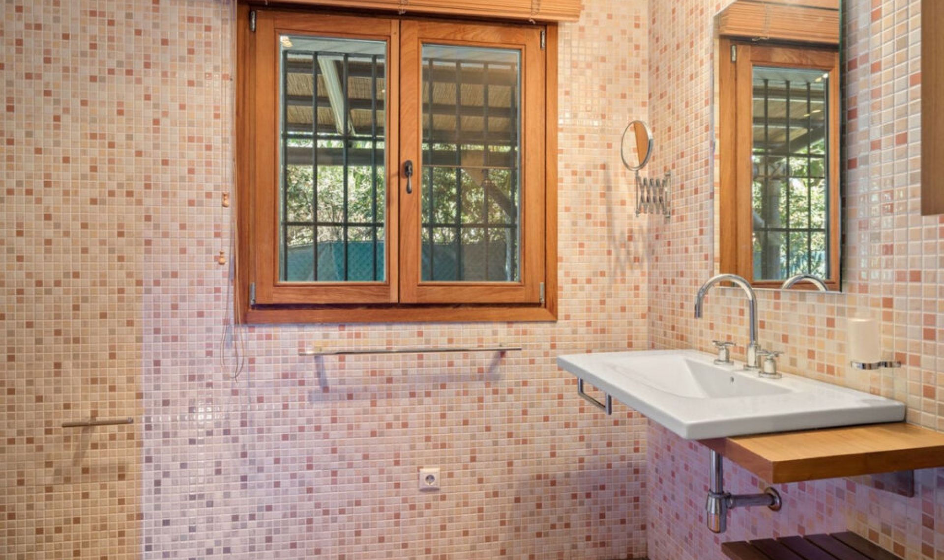 Resale - House -
Marbesa