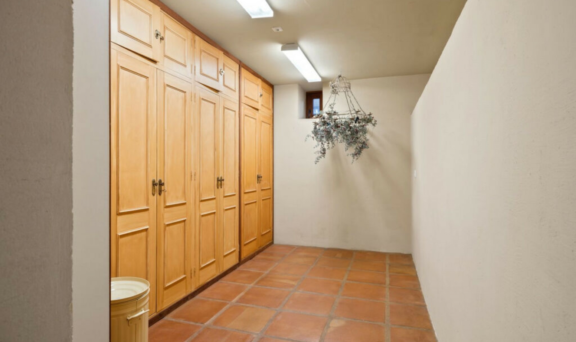 Resale - House -
Marbesa