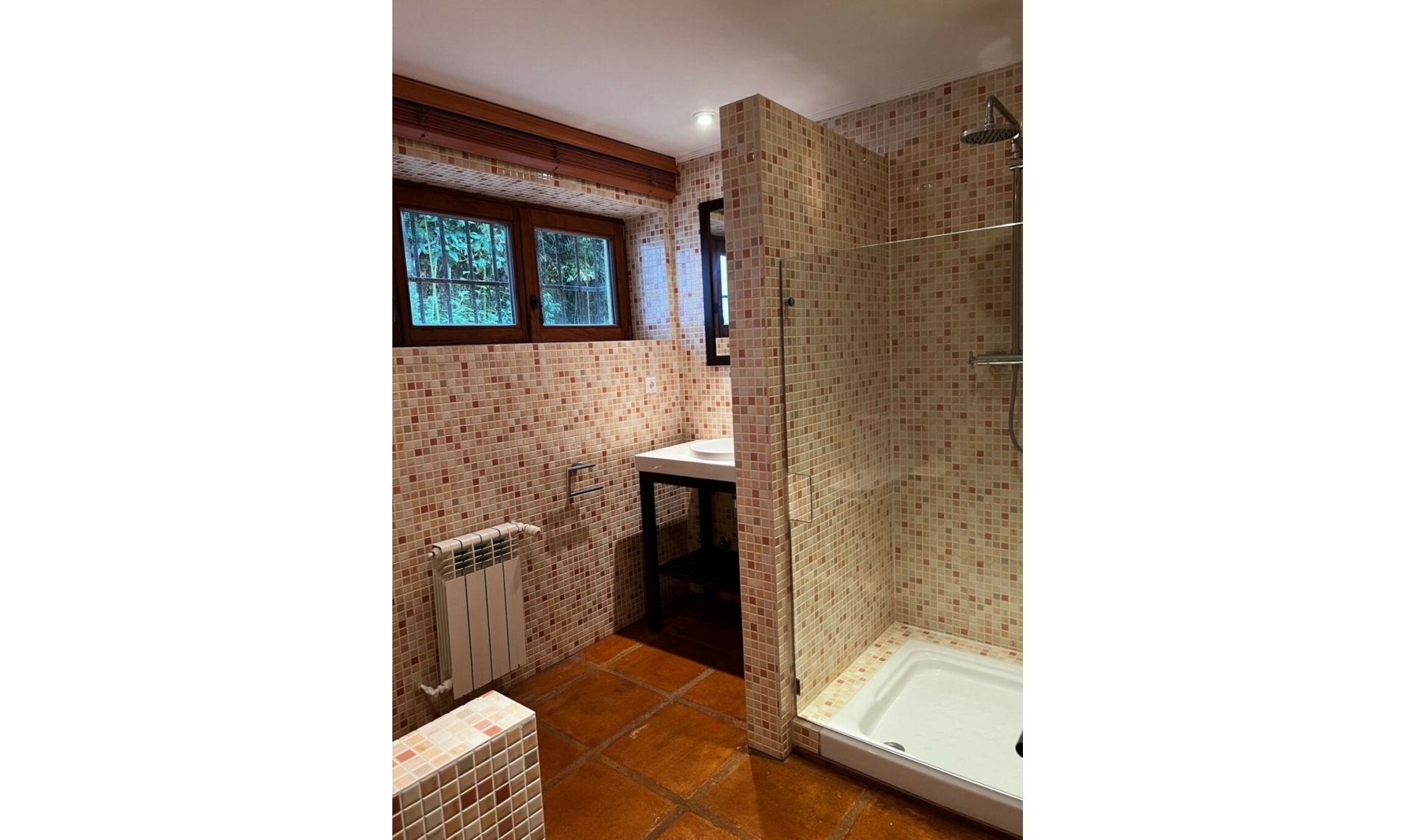 Resale - House -
Marbesa