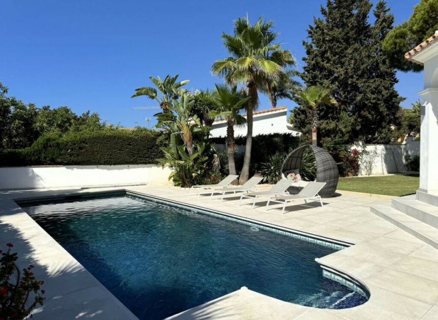 Resale - House -
Marbesa