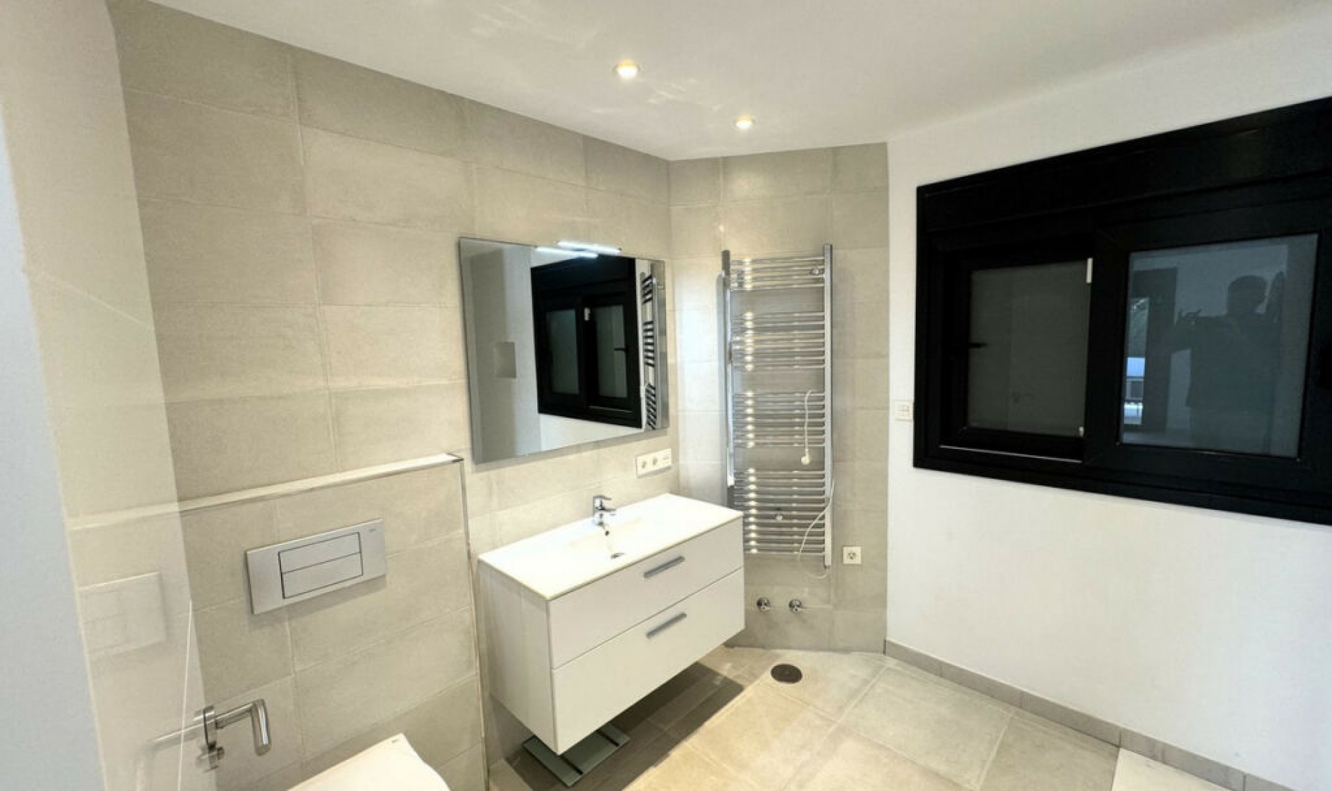 Resale - House -
Marbesa