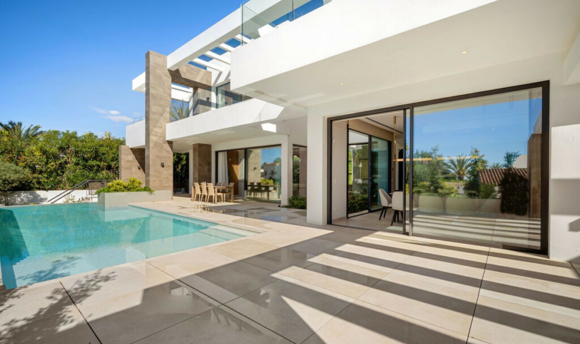 Resale - House -
Marbesa