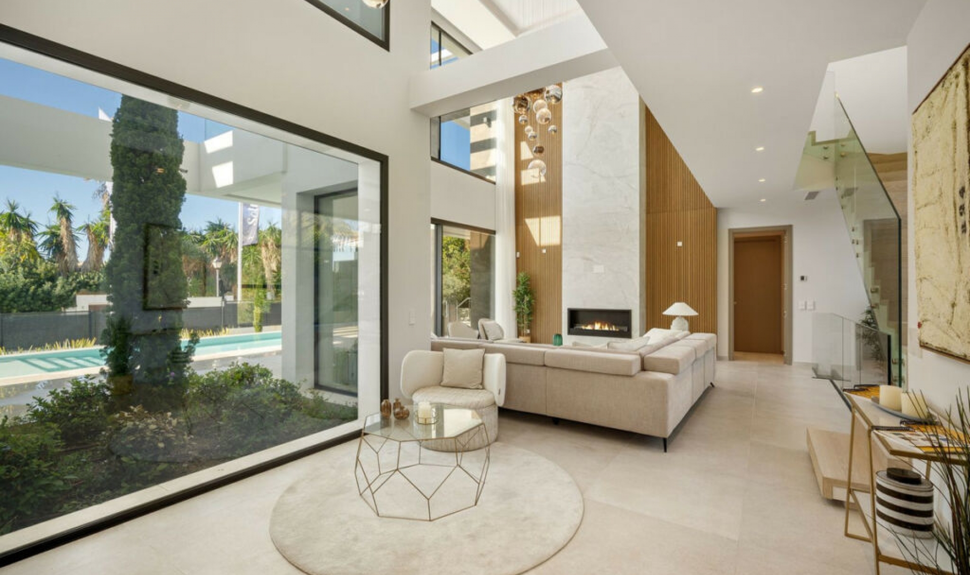 Resale - House -
Marbesa