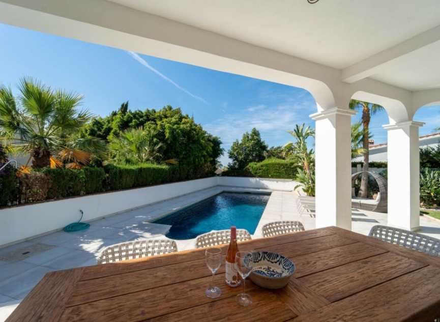 Resale - House -
Marbesa