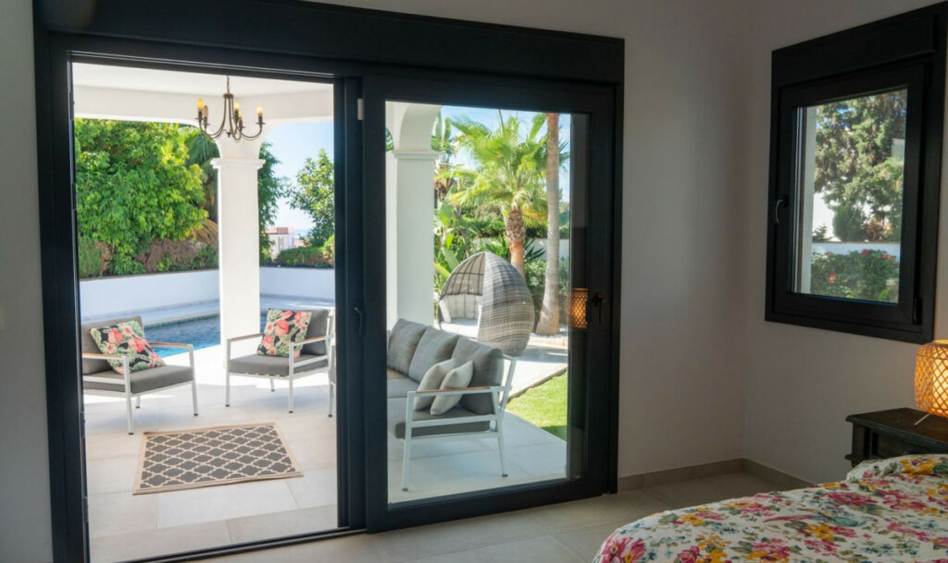 Resale - House -
Marbesa
