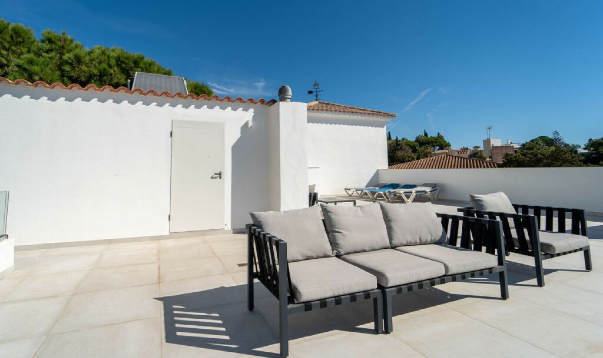 Resale - House -
Marbesa