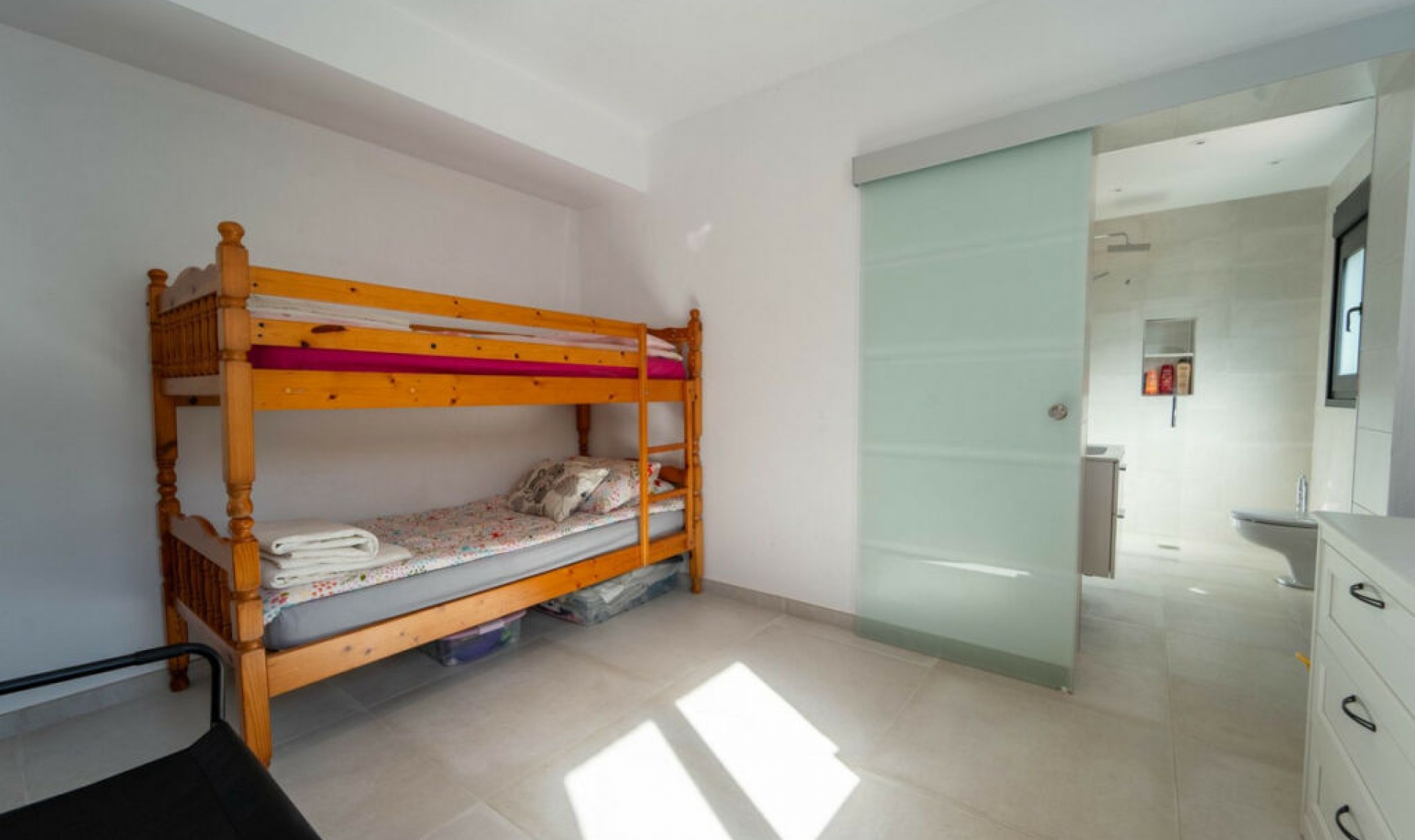 Resale - House -
Marbesa