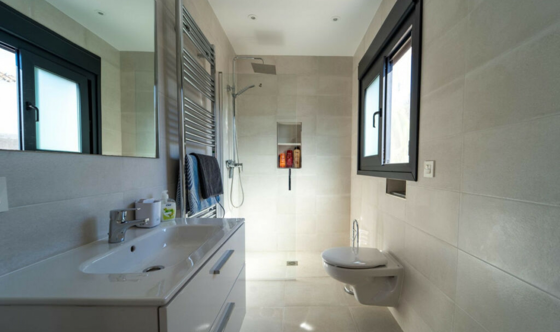 Resale - House -
Marbesa