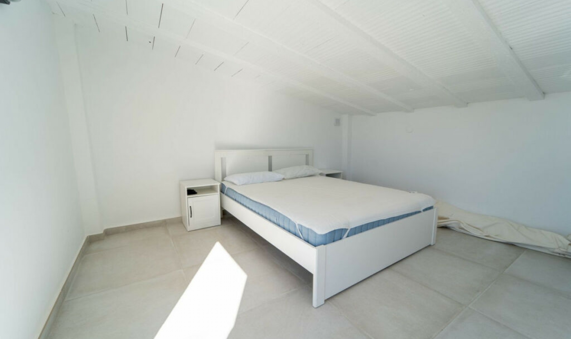 Resale - House -
Marbesa