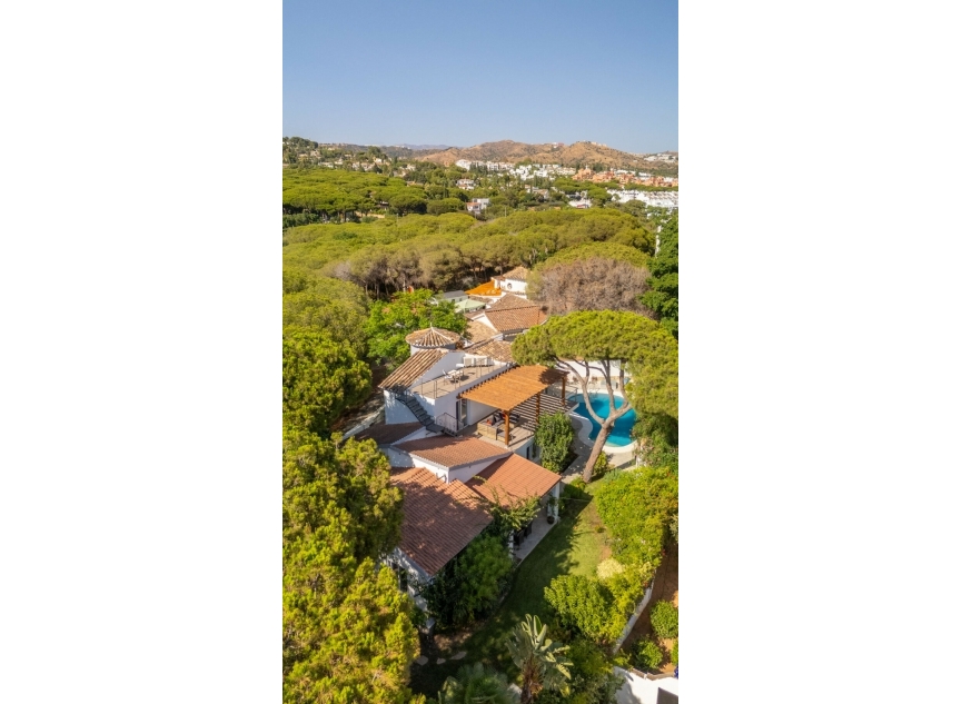 Resale - House -
Marbesa
