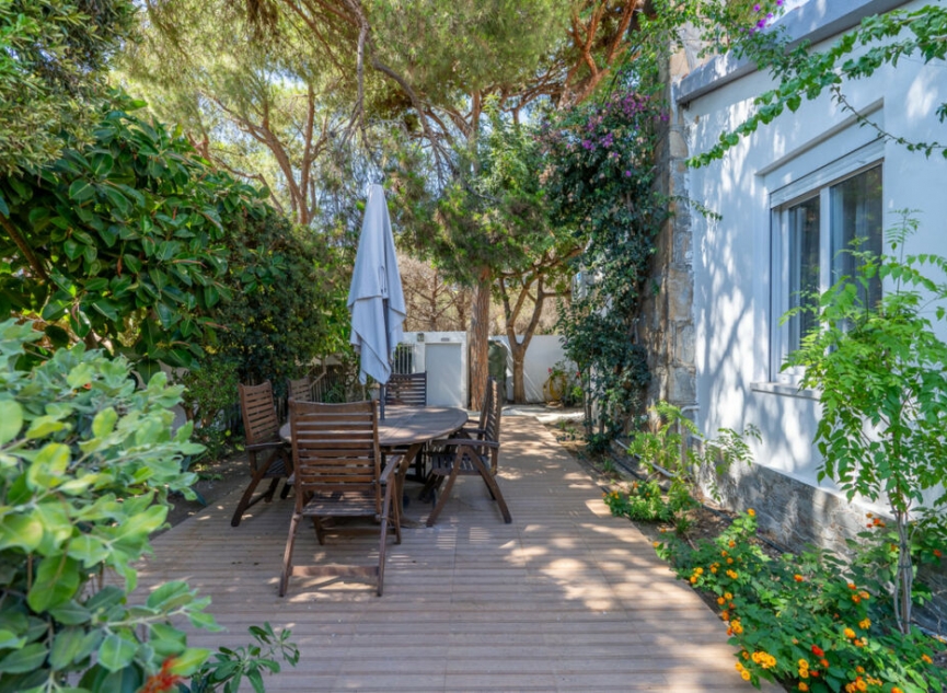 Resale - House -
Marbesa