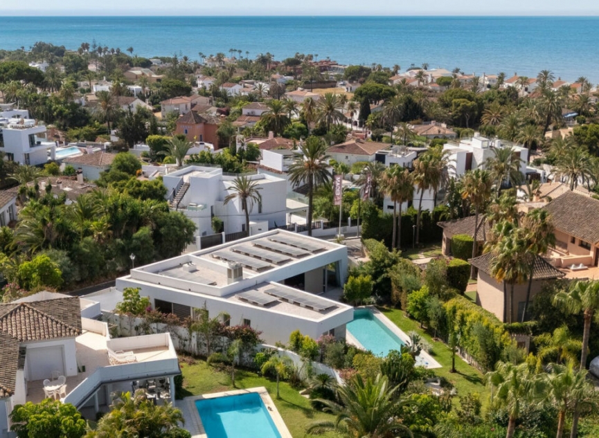 Resale - House -
Marbesa