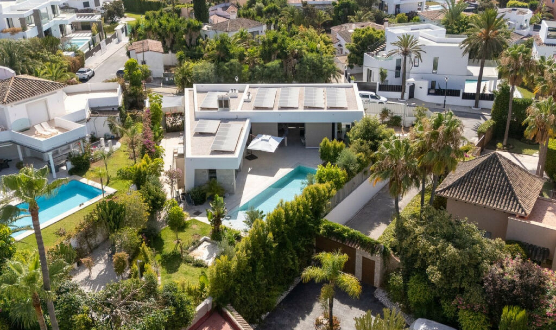 Resale - House -
Marbesa