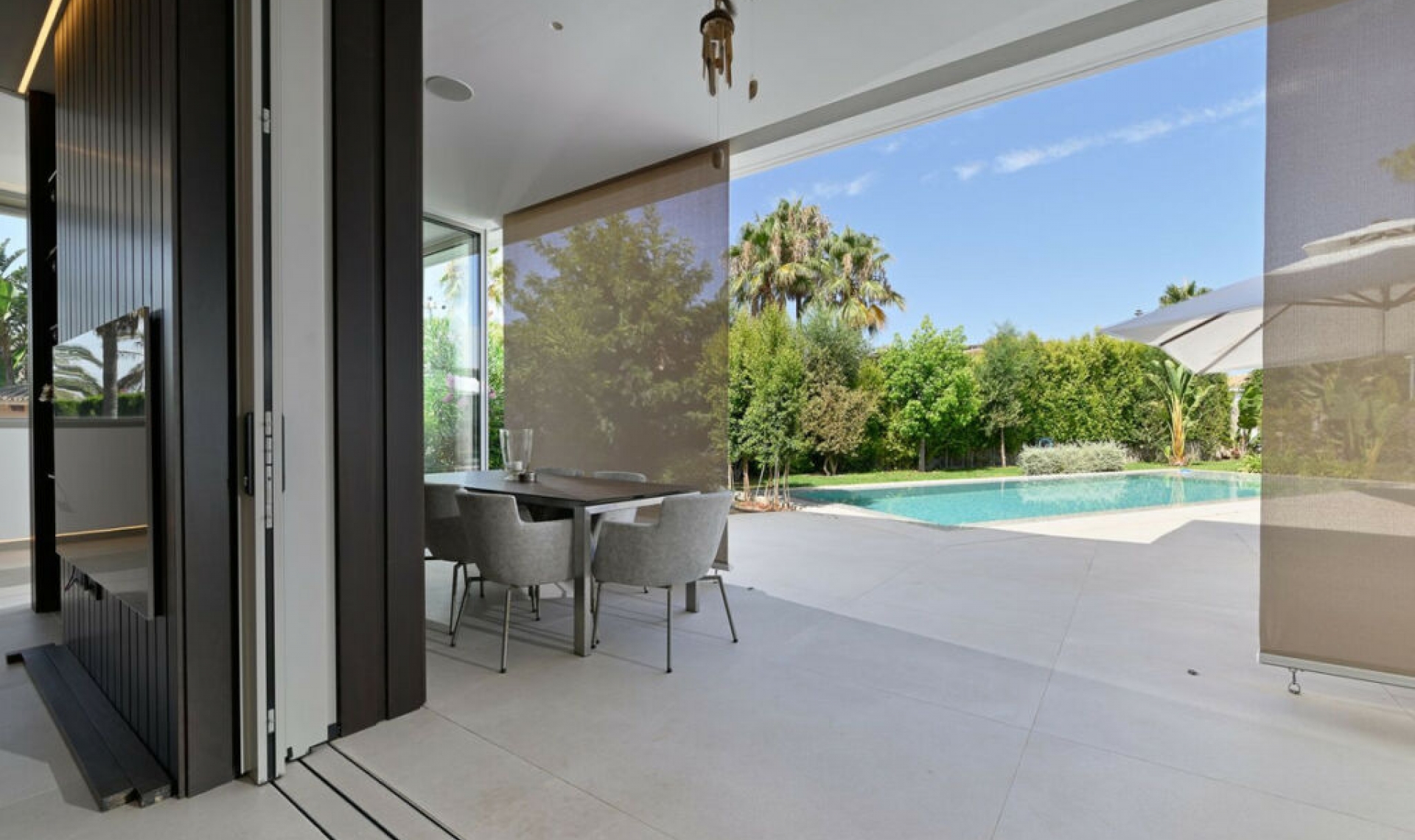 Resale - House -
Marbesa