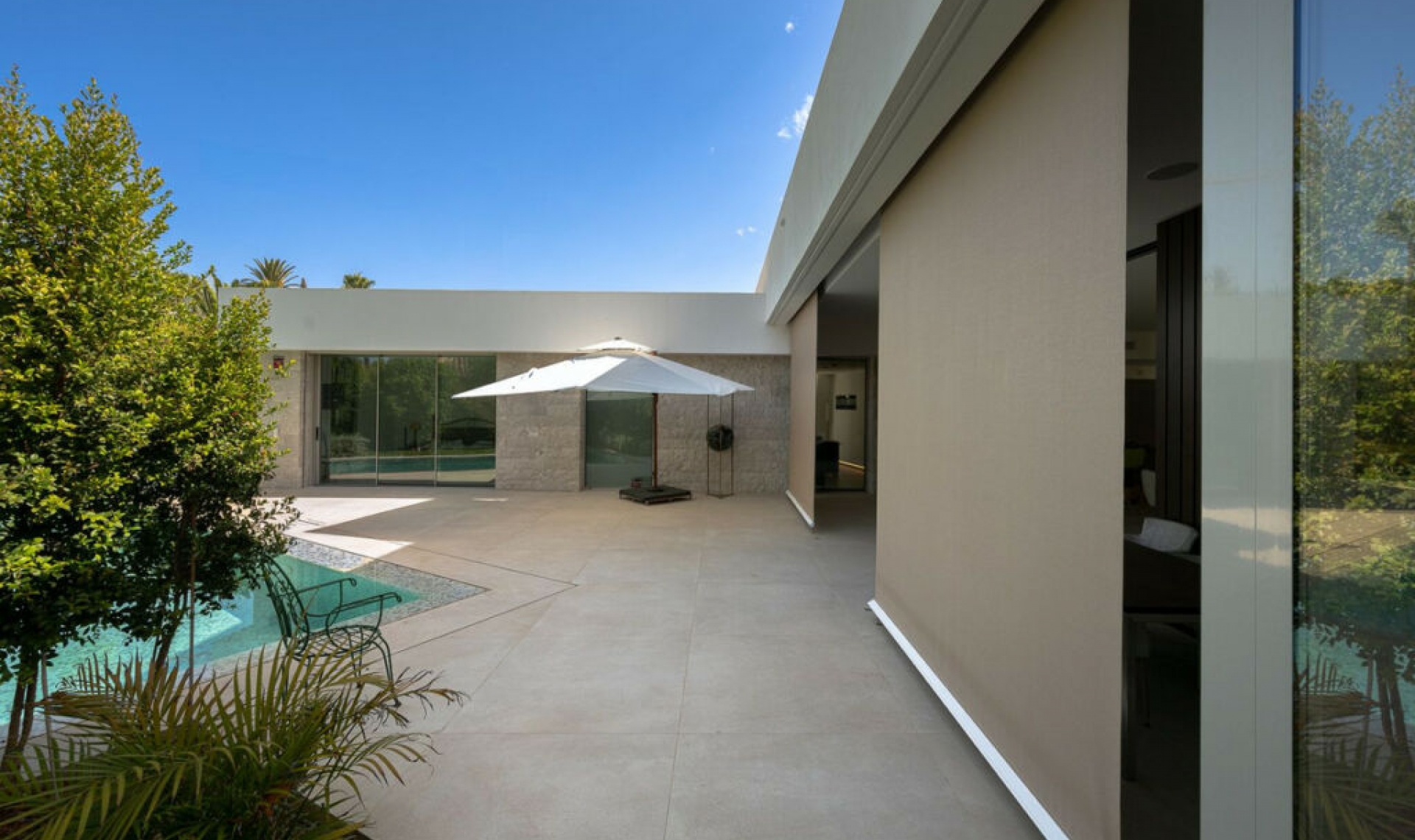 Resale - House -
Marbesa