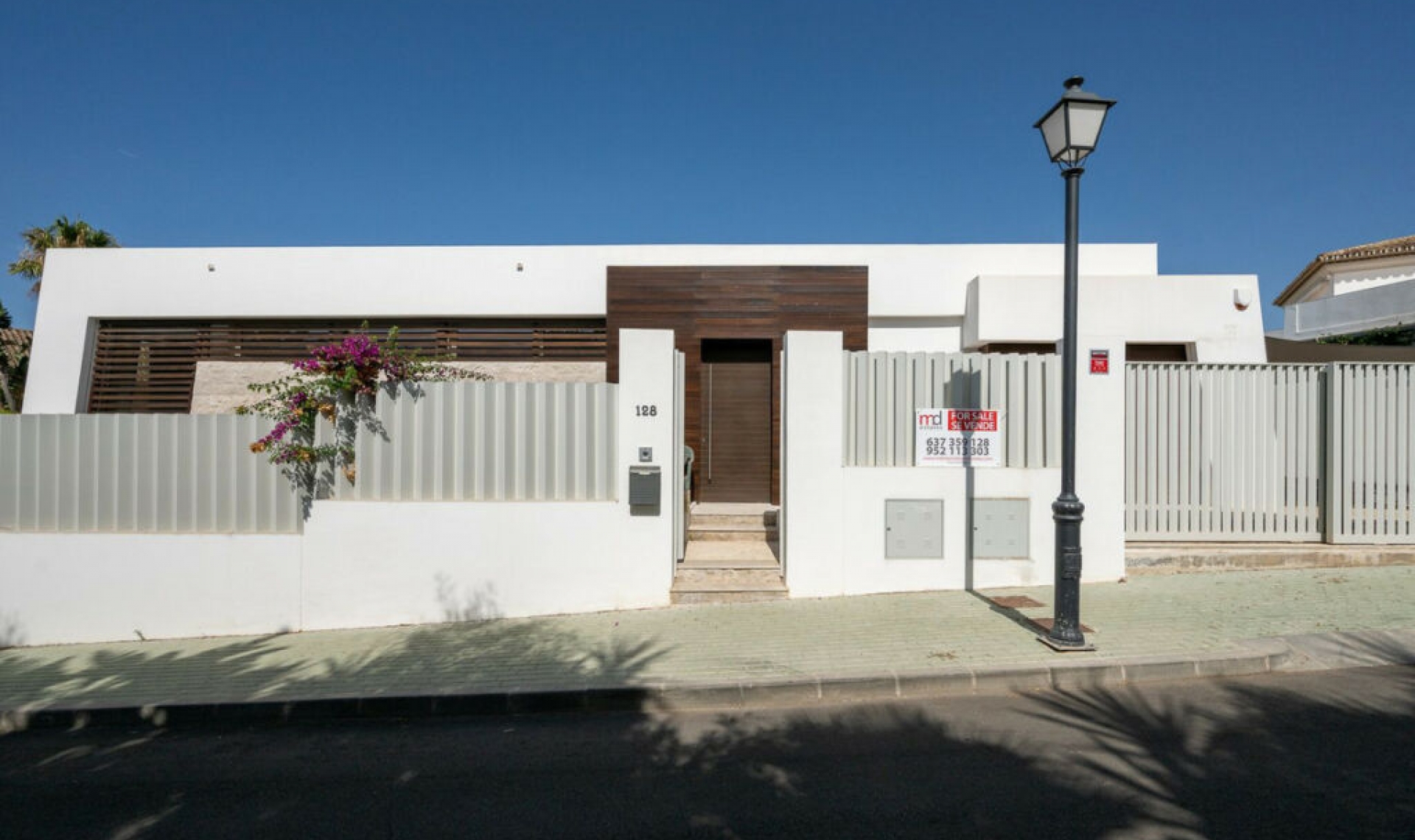 Resale - House -
Marbesa