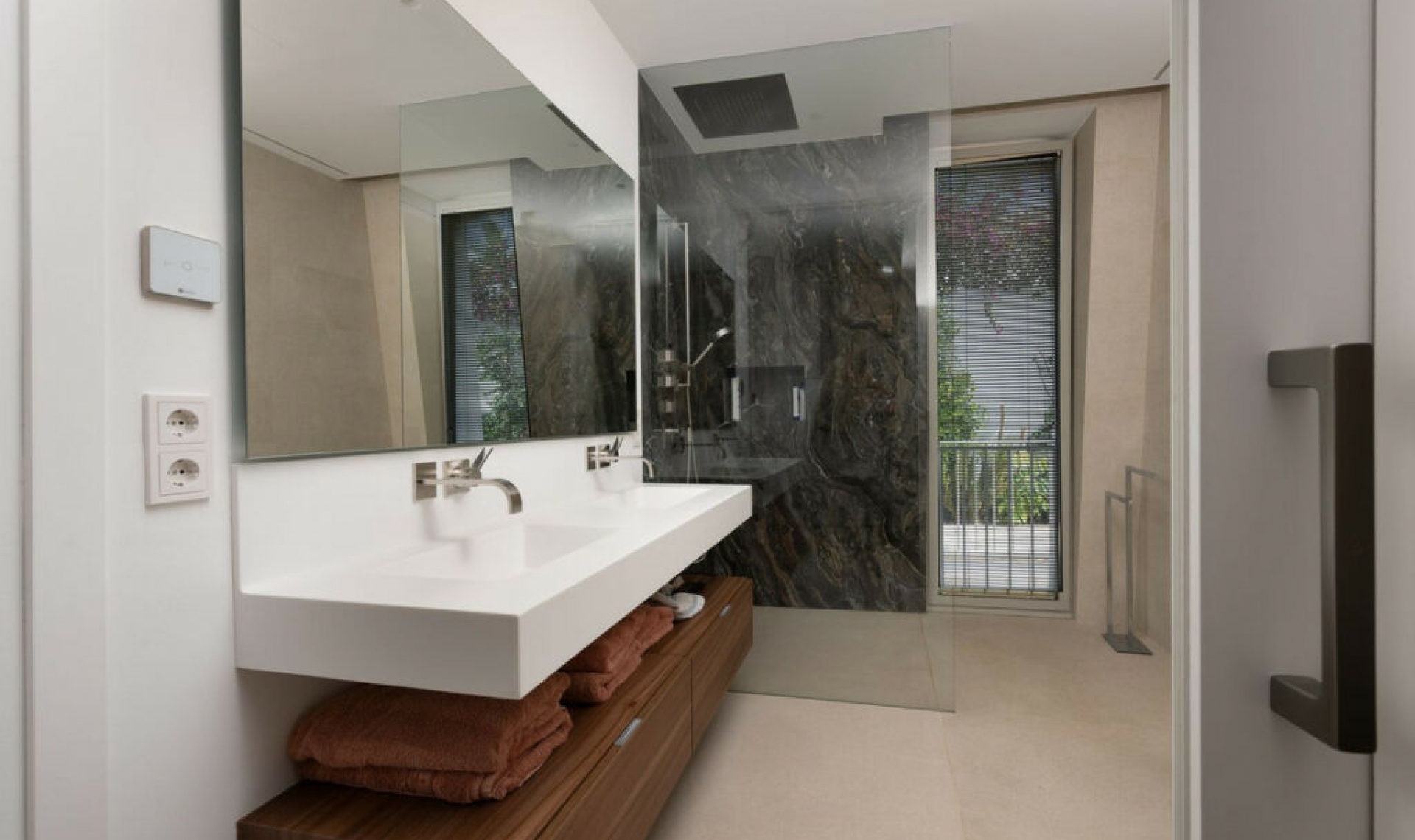 Resale - House -
Marbesa