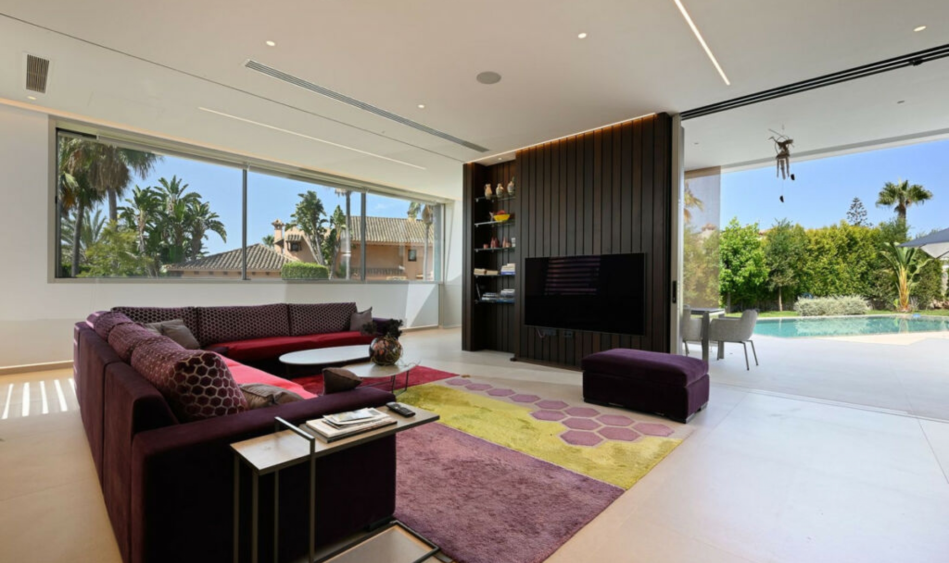 Resale - House -
Marbesa