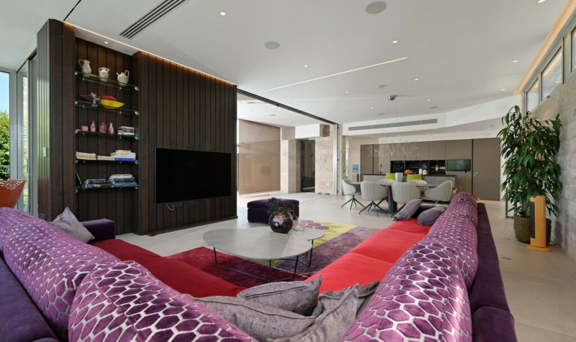 Resale - House -
Marbesa