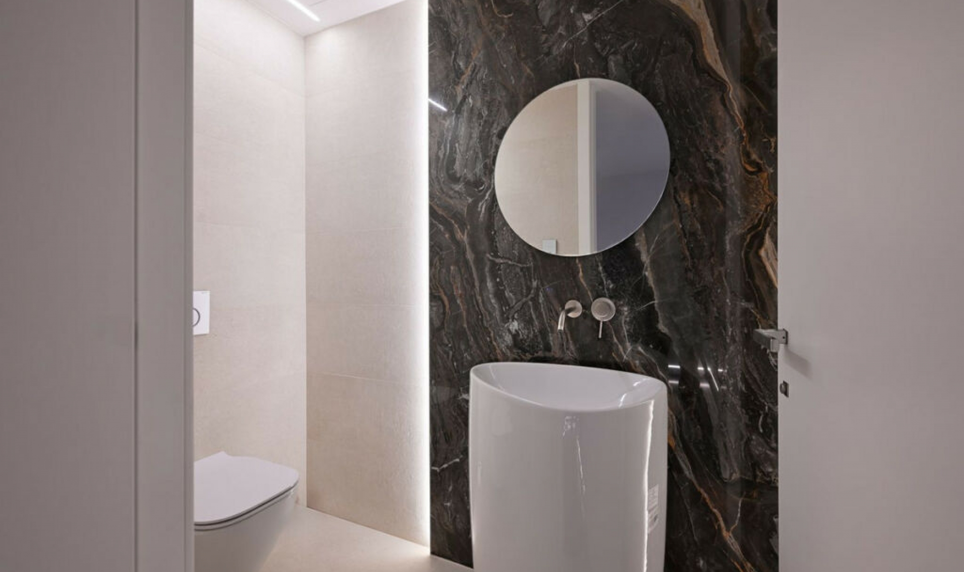 Resale - House -
Marbesa