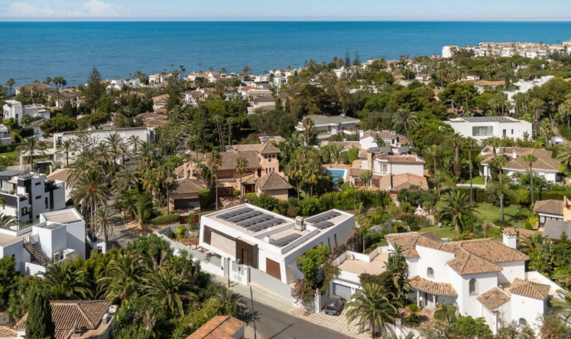 Resale - House -
Marbesa