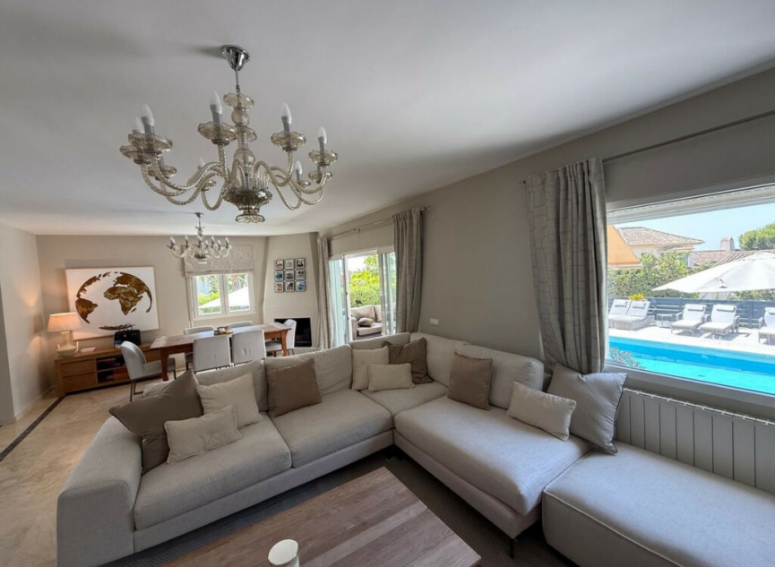 Resale - House -
Marbesa