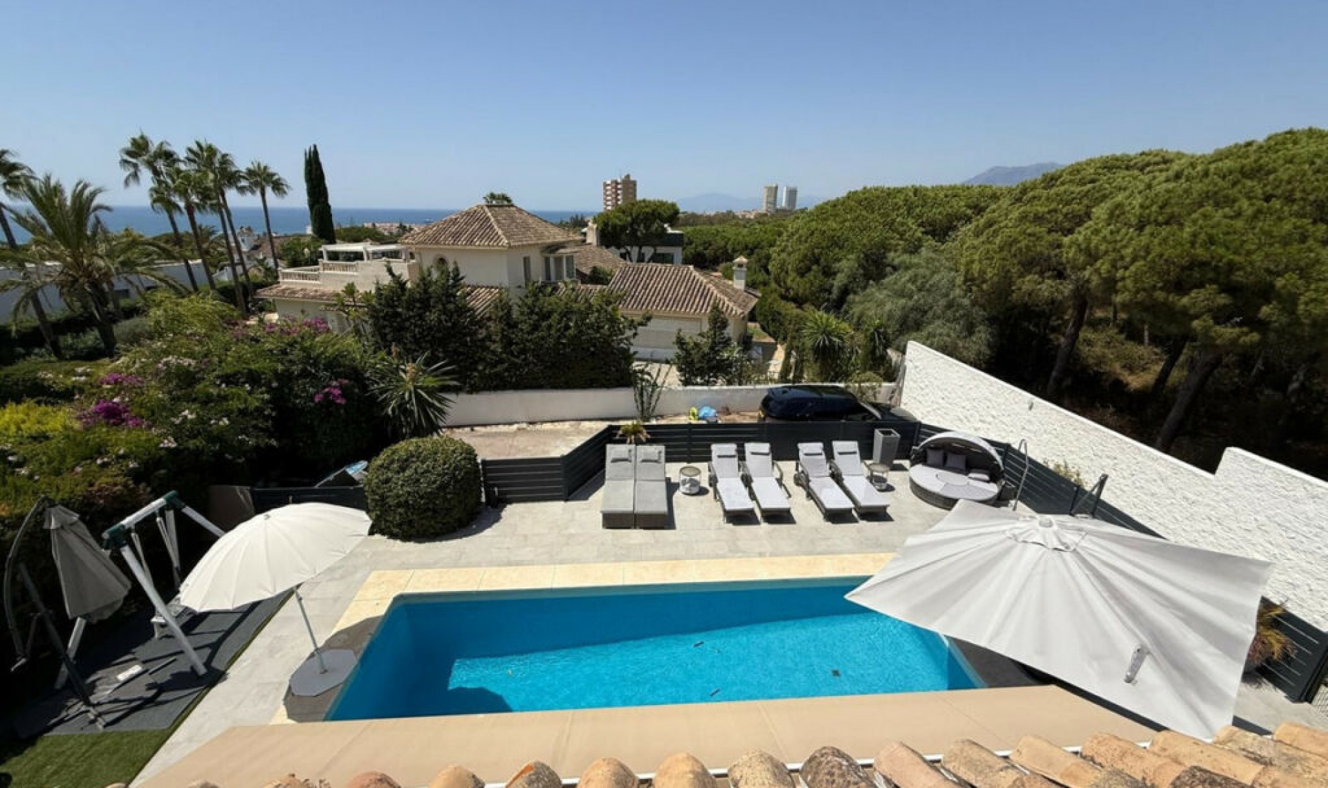 Resale - House -
Marbesa
