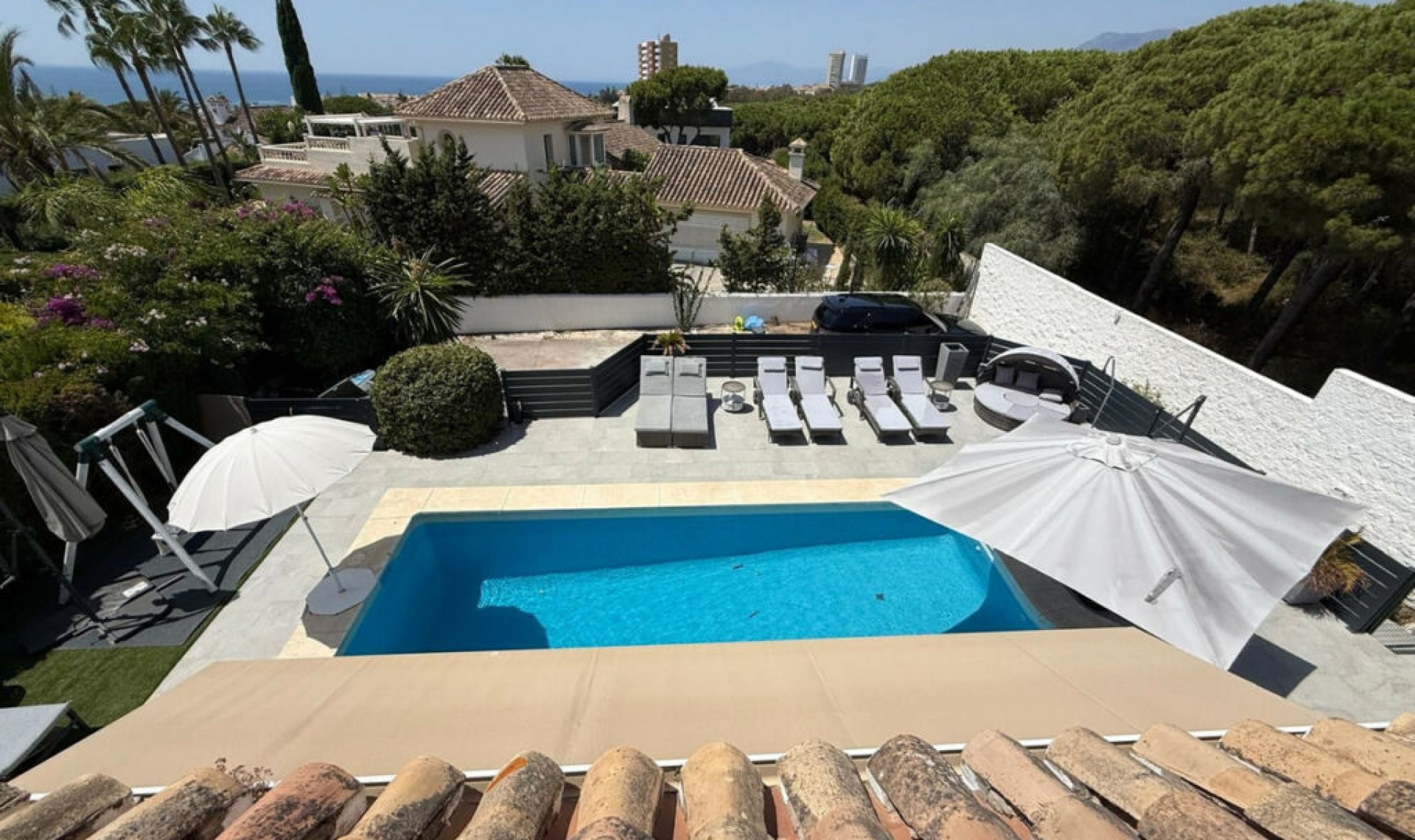 Resale - House -
Marbesa