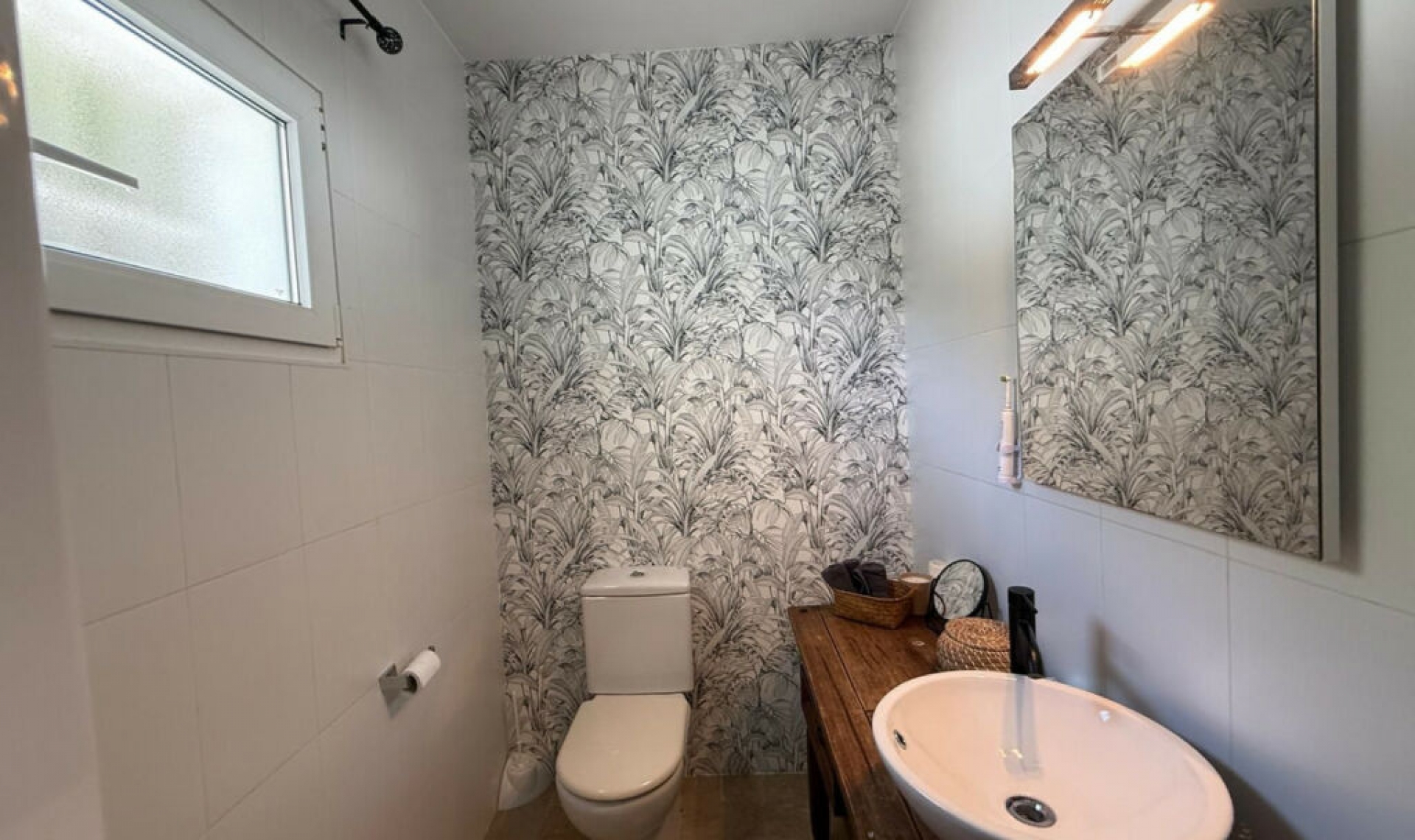Resale - House -
Marbesa
