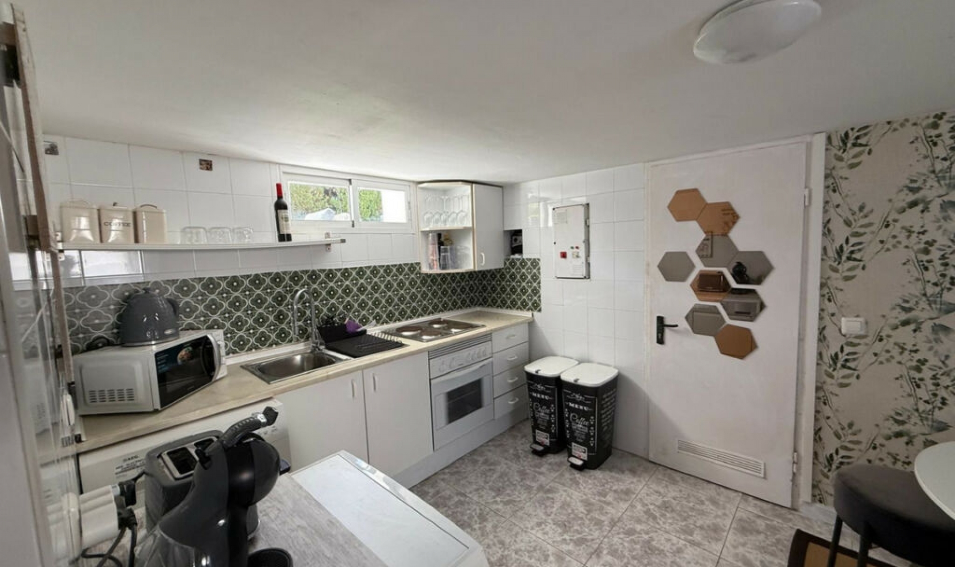 Resale - House -
Marbesa