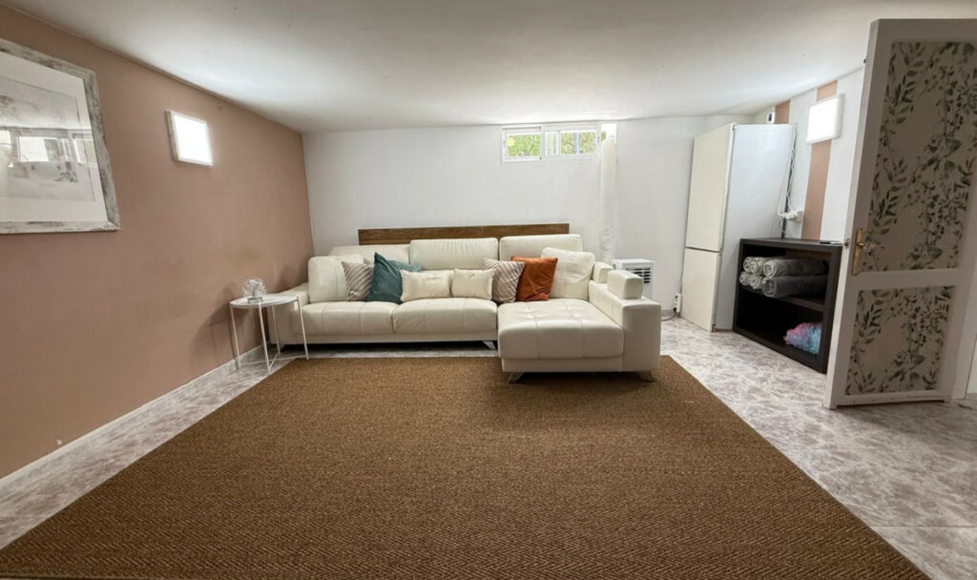 Resale - House -
Marbesa