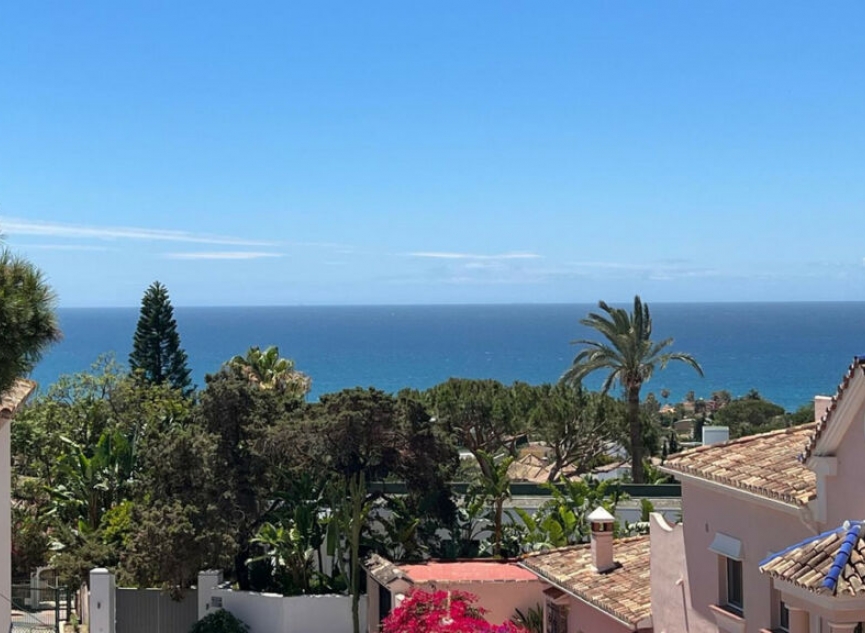 Resale - House -
Marbesa