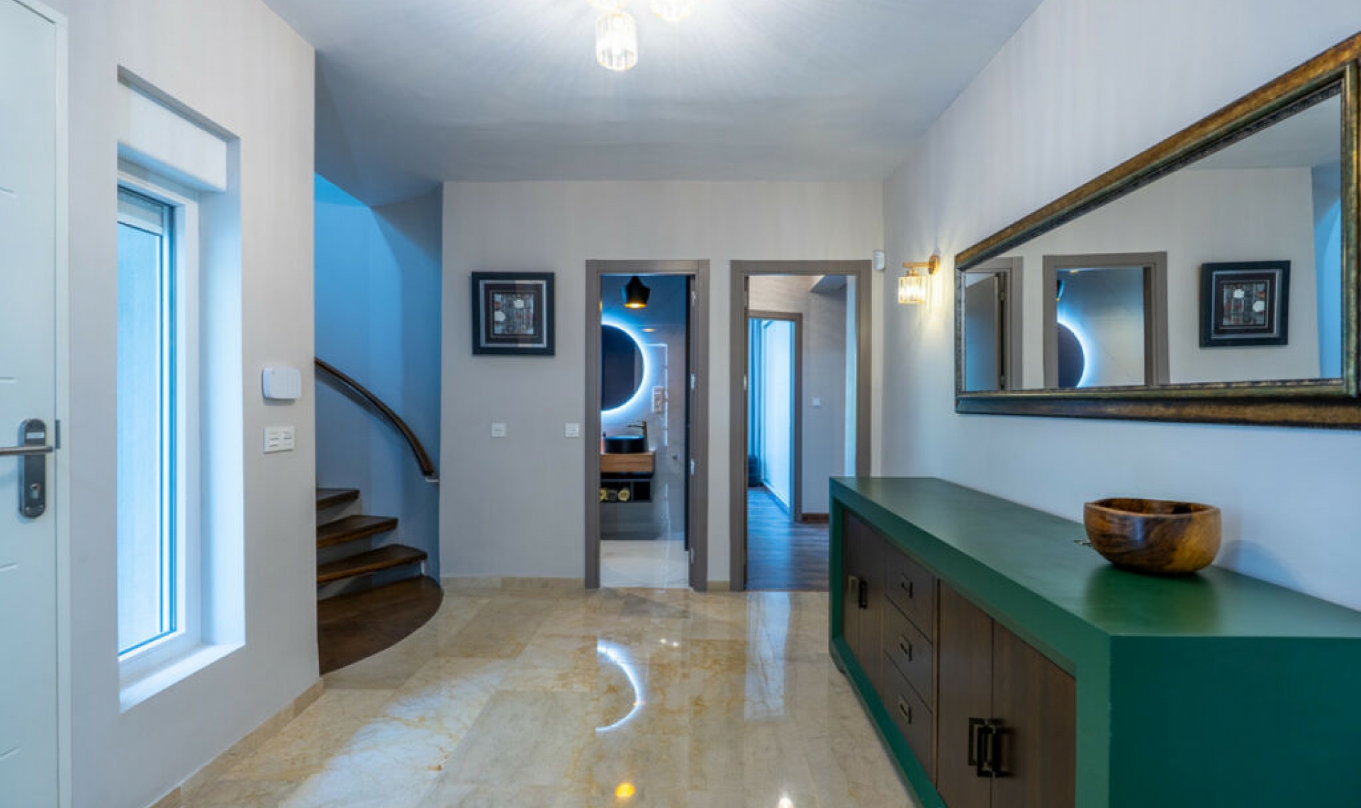 Resale - House -
Marbesa