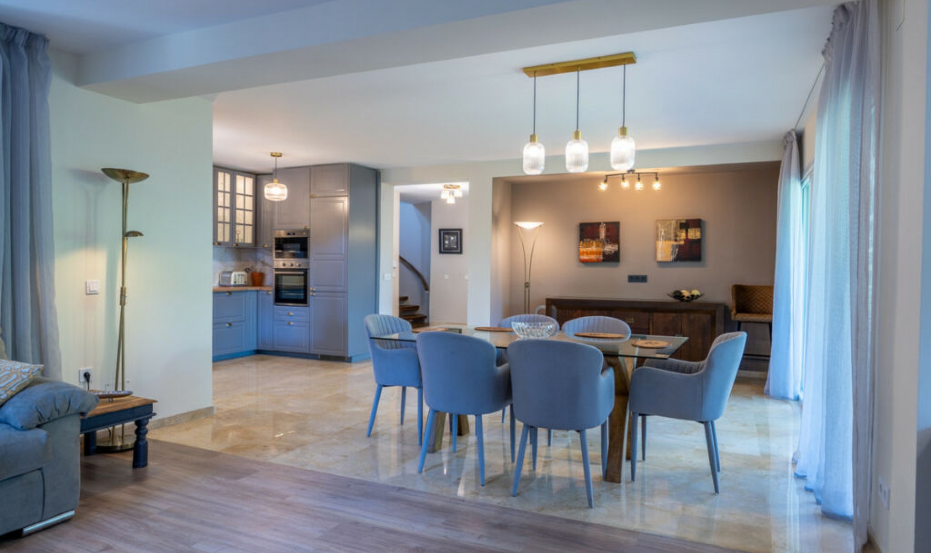 Resale - House -
Marbesa