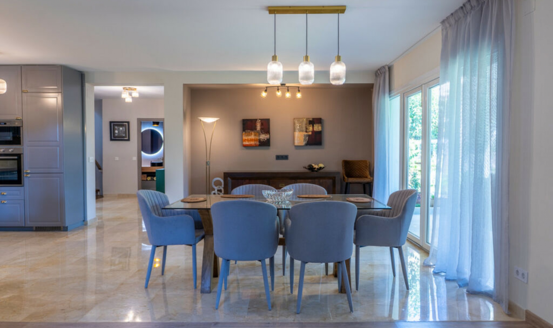 Resale - House -
Marbesa