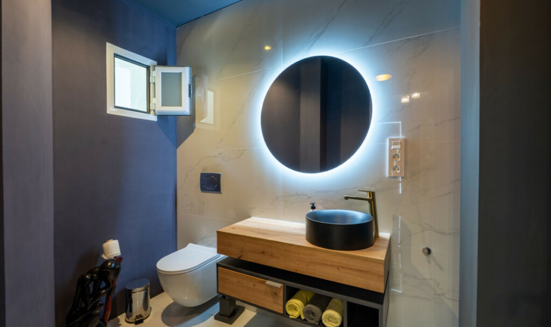 Resale - House -
Marbesa