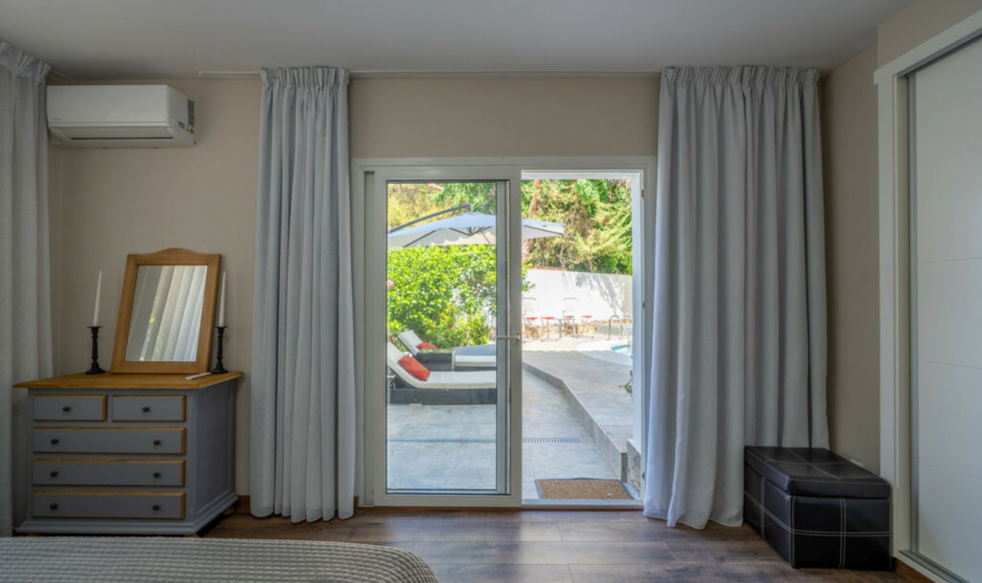 Resale - House -
Marbesa