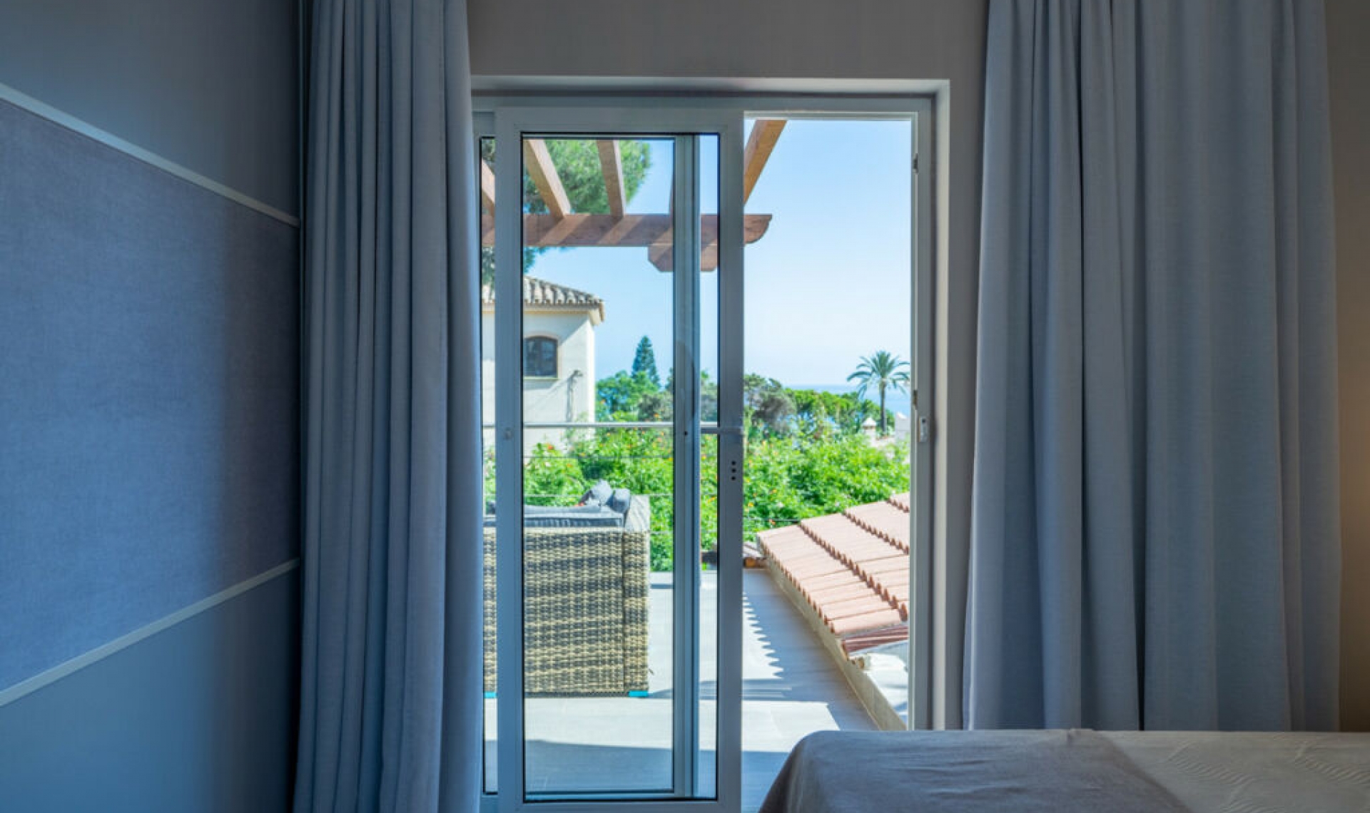 Resale - House -
Marbesa