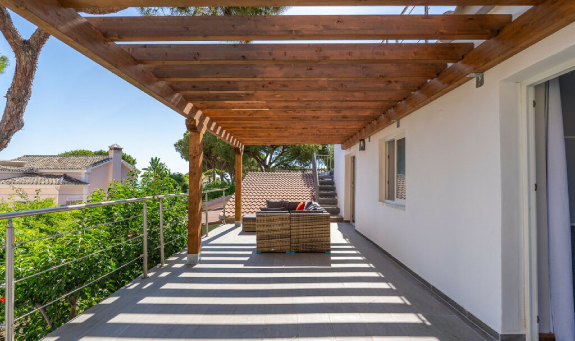 Resale - House -
Marbesa