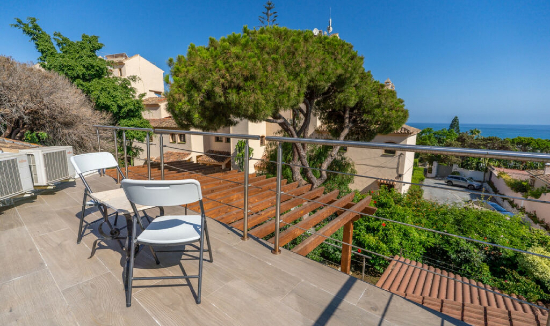 Resale - House -
Marbesa