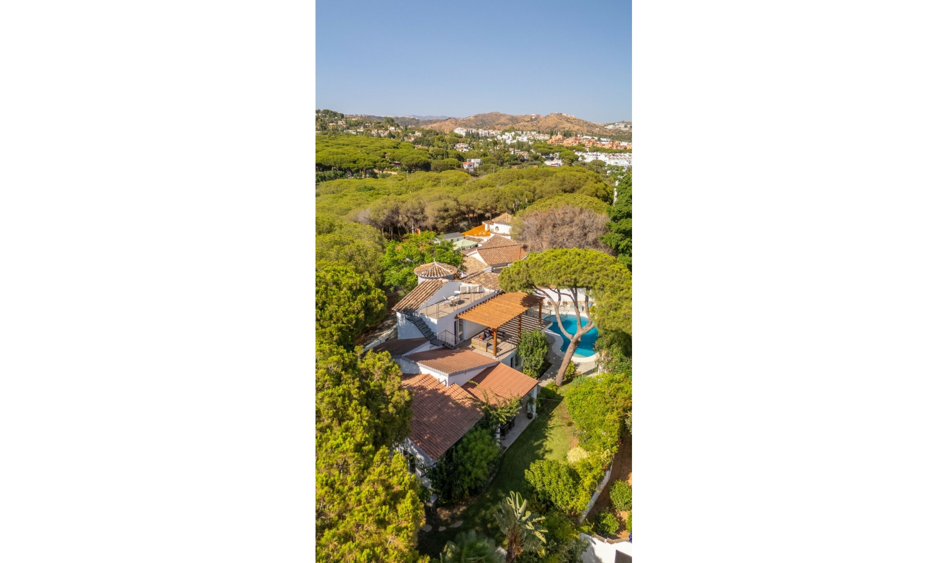 Resale - House -
Marbesa