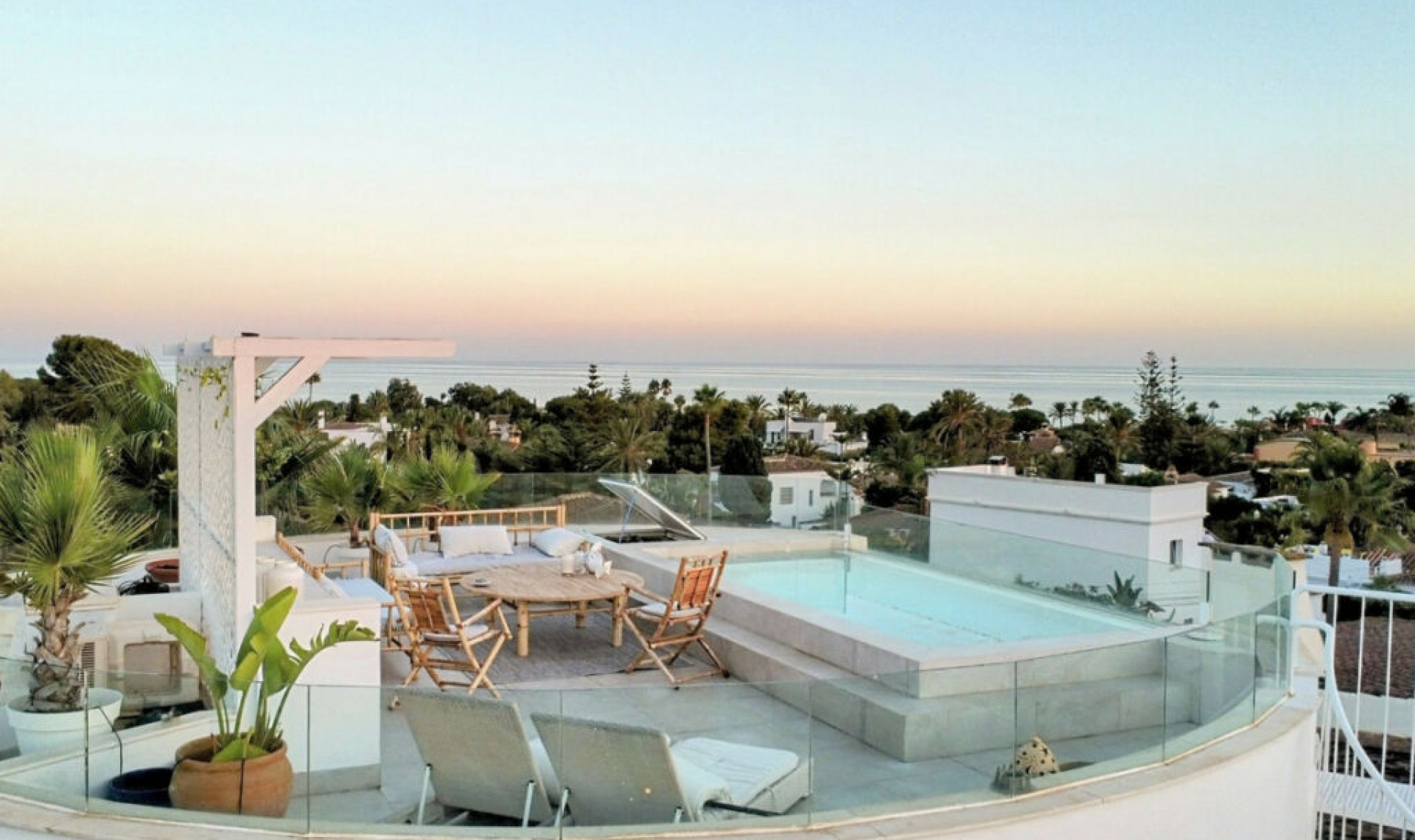 Resale - House -
Marbesa