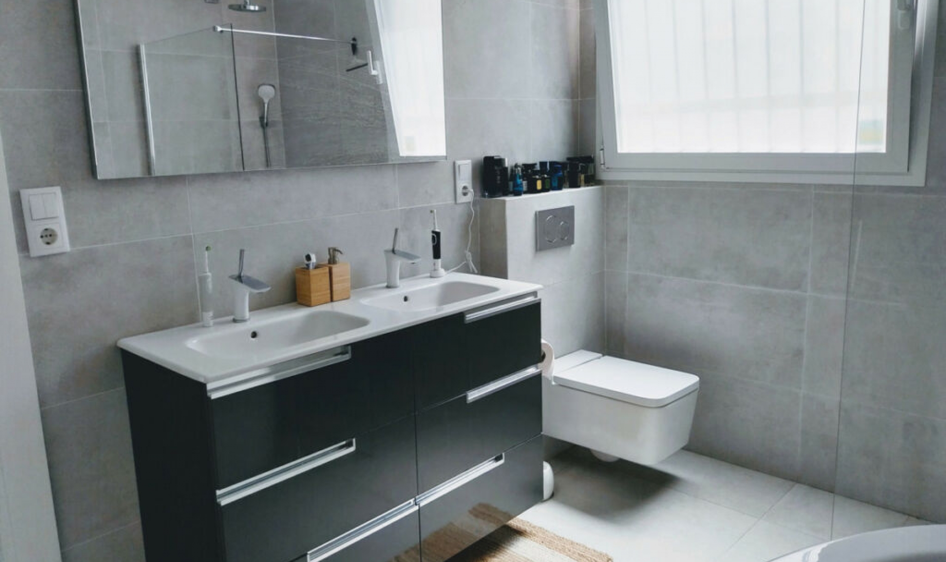 Resale - House -
Marbesa